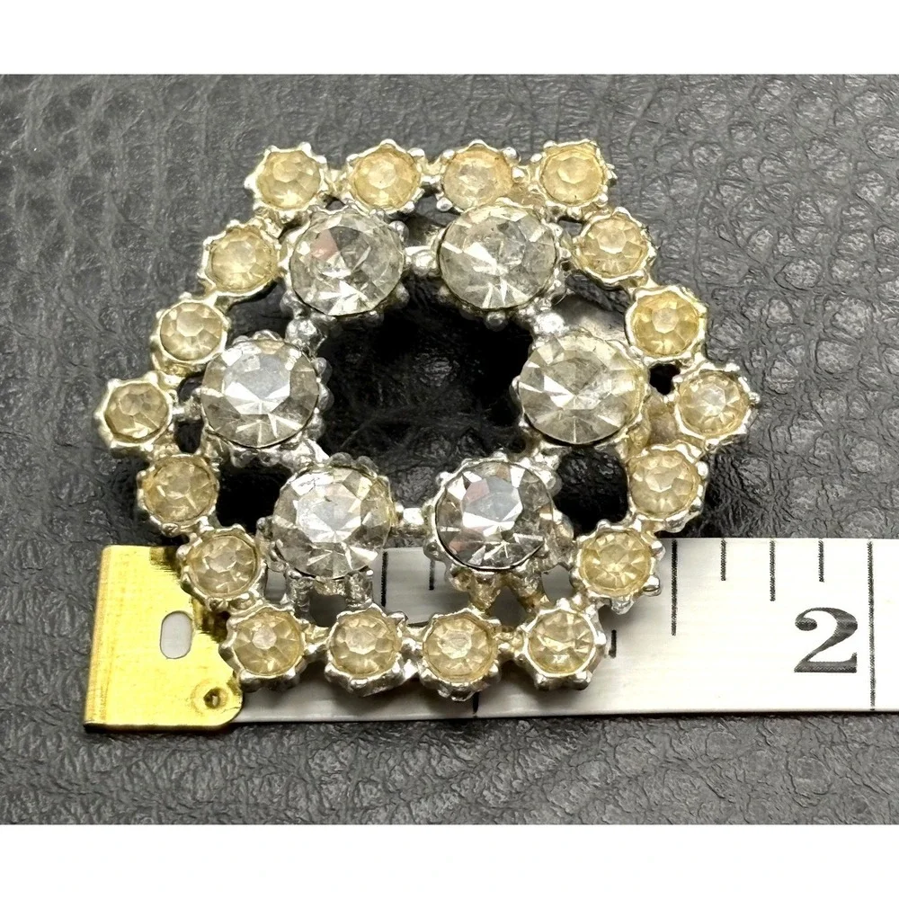 Vintage 1950's Clear Rhinestone Brooch Pin Silver Tone Pot Metal Wreath Design